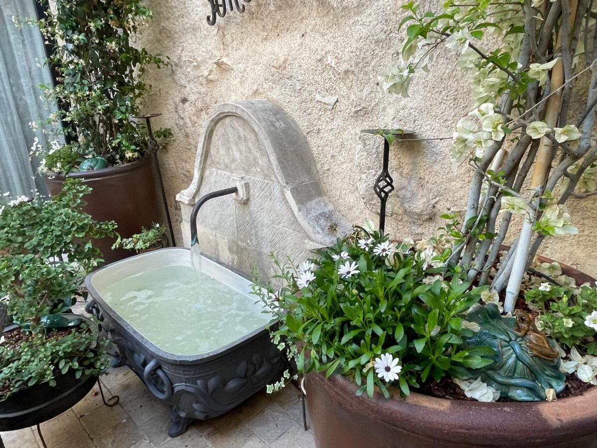 La Cour Carree Bed & Breakfast Rustrel Exterior foto